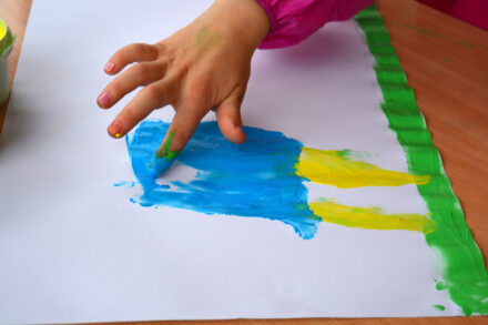 SES Creative: Das Leben wird noch bunter, wenn wir es mit Fingerfarben bemalen!