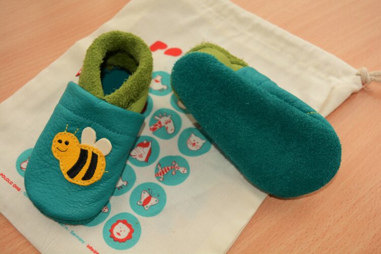 Kinderschuhe Schuhe Pololo Save the Bees Biene Bienen Susi Lederpuschen Krabbelschuhe Hausschuhe