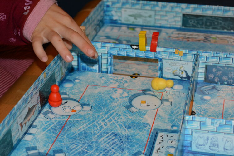 ICECOOL von AMIGO Kinderspiel Gesellschaftsspiel Pinguine für die ganze Familie