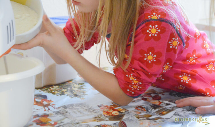 Maxomorra Winterkollektion Winter backen Anemone Blume Kinderkleidung Kindermode