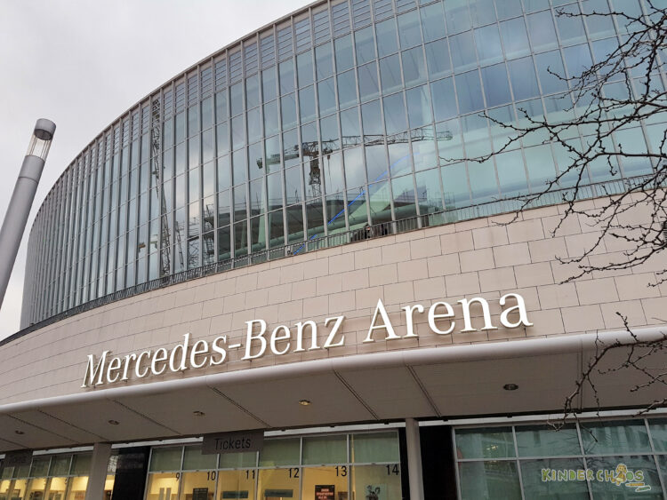 Bibi und Tina - Die große Show in Berlin Familienausflug Kinder Familie Mercedes Benz Arena