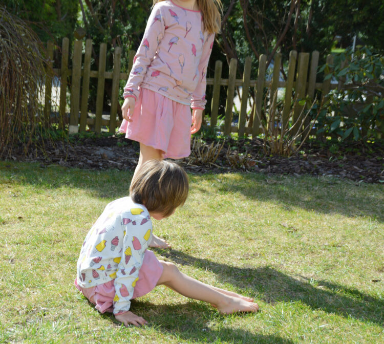 Gartenliebe im Frühling mit Smafolk Garten Kinder Kindermode Kinderkleidung skandinavisch Ice Cream Eis