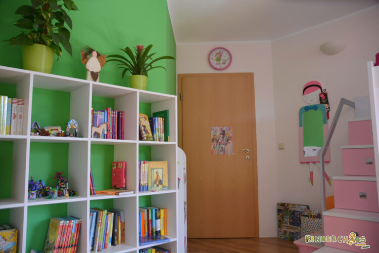 Alpina Farben Alpinaweiß Unsere Beste Farbenfreunde Froschgrün Einhornrosa Kinderzimmer Schulkind Schulkindzimmer renovieren neu streichen