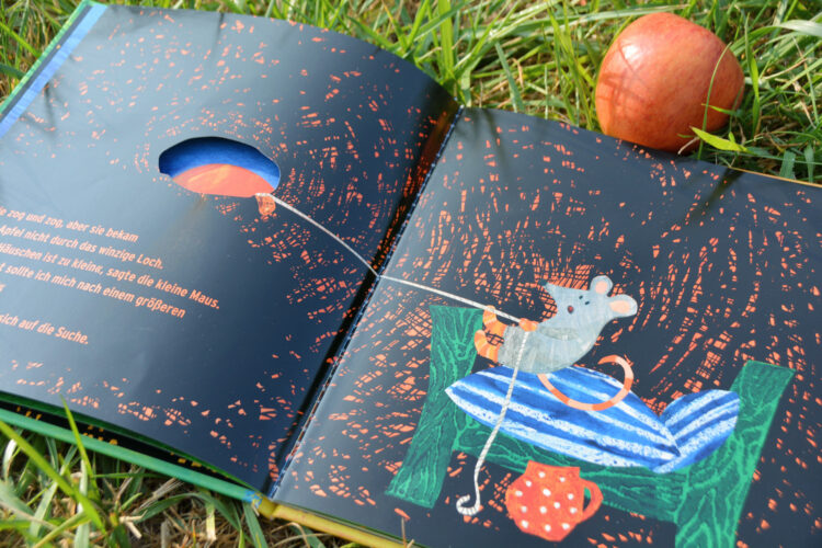 Die Maus sucht ein Haus Sauerländer Petr Horacek Kinderbuch Bilderbuch Apfel