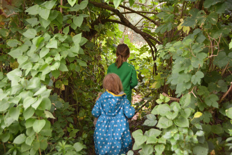 Geocaching mit Kindern im Wald