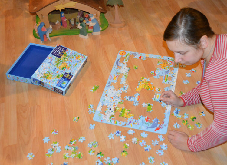 Puzzle & Buch Weltkarte puzzeln