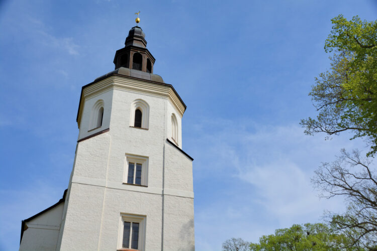 Mirower Johanniterkirche mit Ausblick