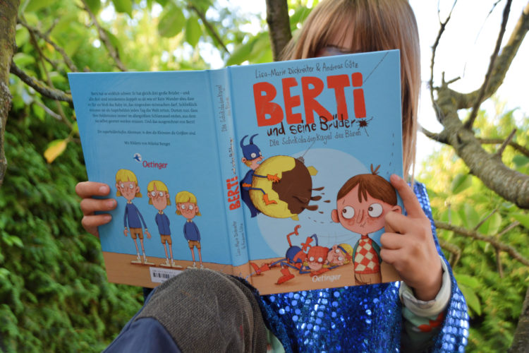 Ella liest Berti und seine Brüder