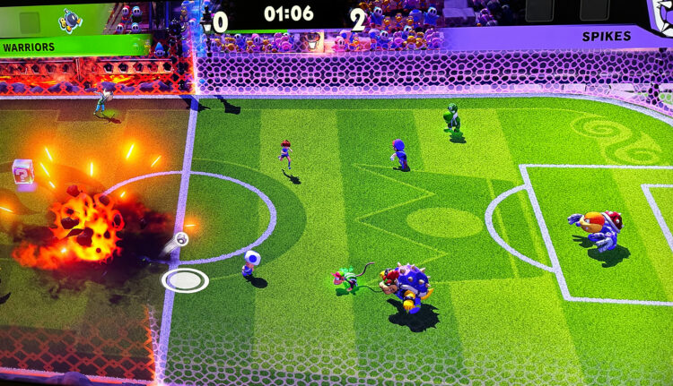 Mario Strikers Bombe Fußballplatz