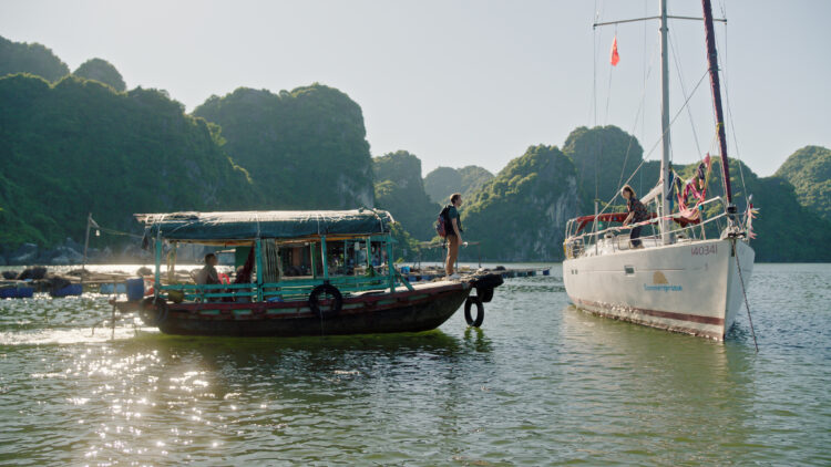 Checker Tobi in der Halong-Bucht in Vietnam